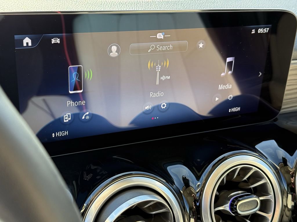 Certified 2025 Mercedes-Benz GLB 250 4MATIC image 18