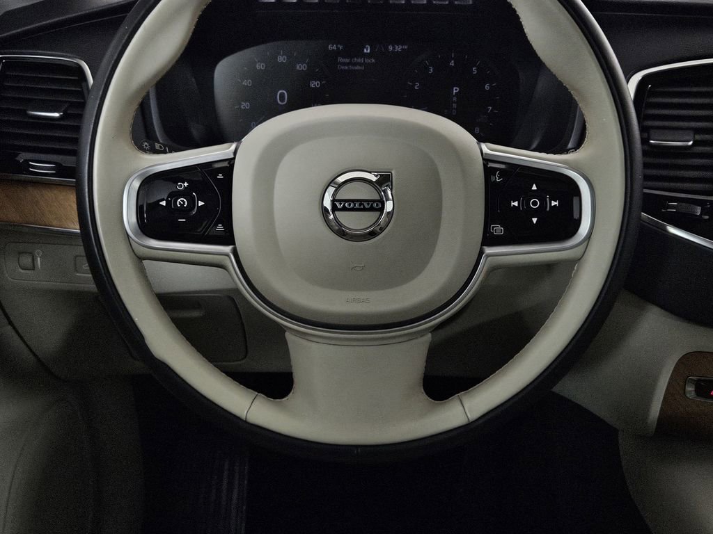 Used 2022 Volvo XC90 T6 Momentum w/ Advanced Package image 17