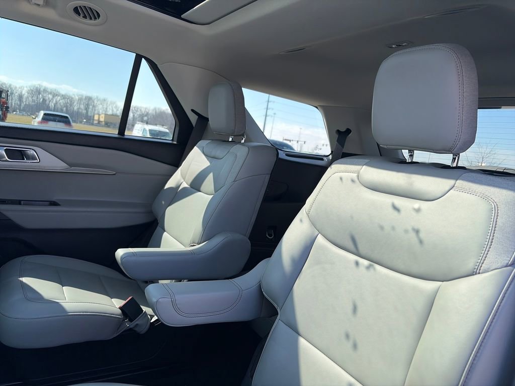 Used 2025 Ford Explorer Active w/ Active Comfort Package image 35