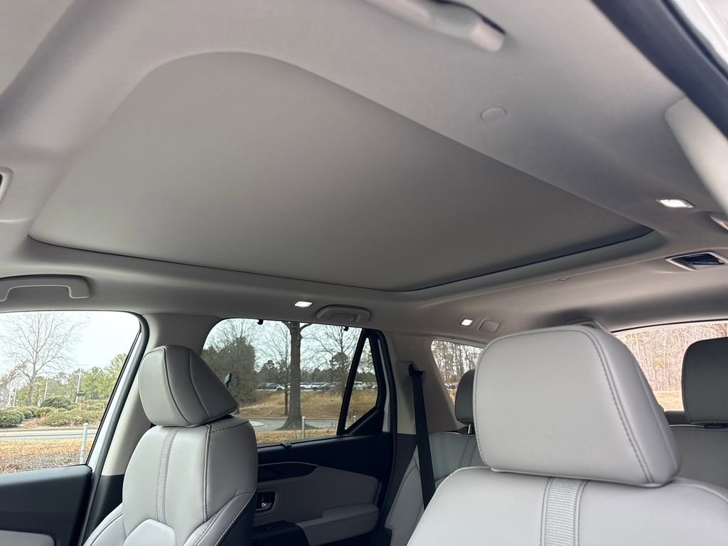 New 2025 Honda Pilot Touring image 23