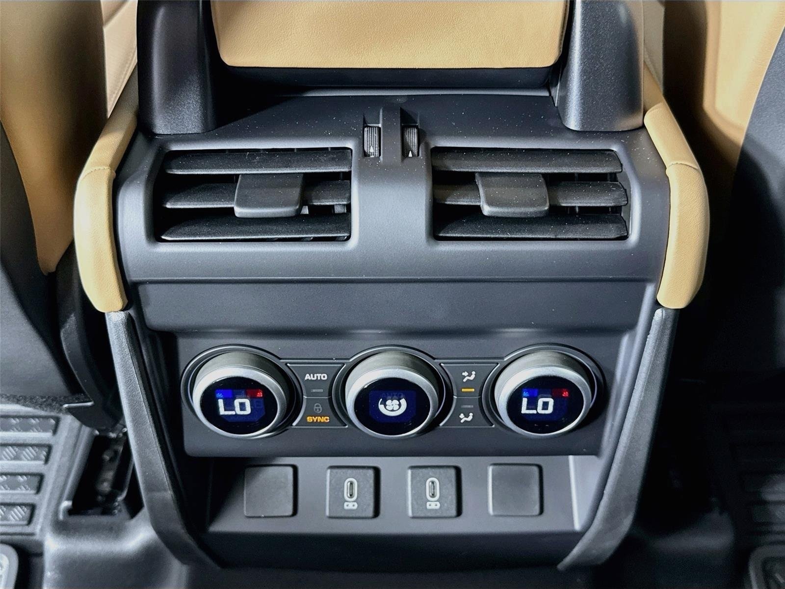 New 2026 Land Rover Defender 110 X-Dynamic SE AWD/4WD image 27