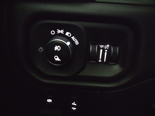 New 2026 RAM 1500 4x4 Crew Cab image 25