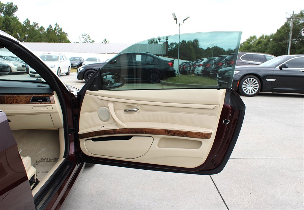 Used 2008 BMW 335i Convertible image 29