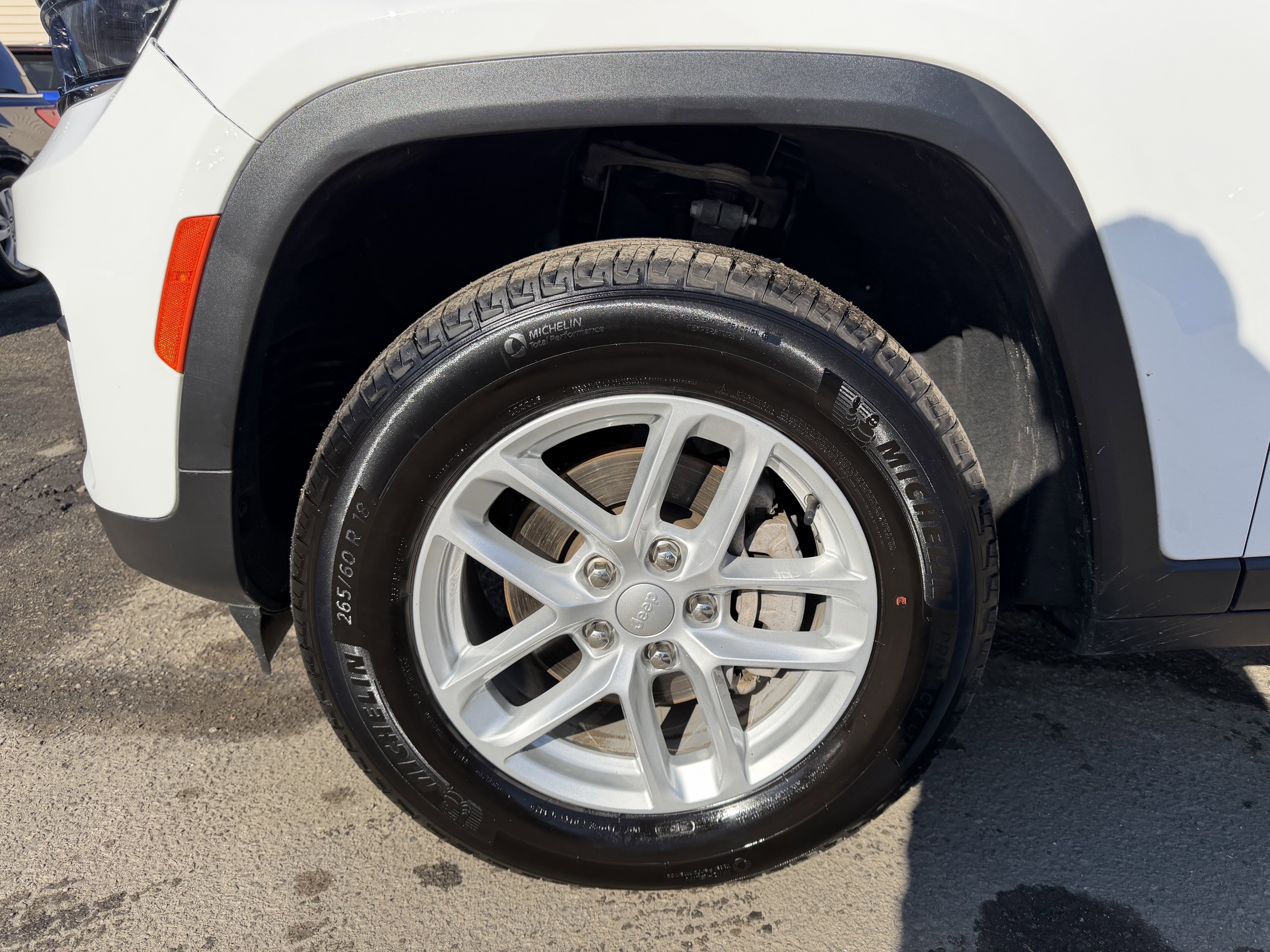 Used 2024 Jeep Grand Cherokee Laredo X w/ Trailer Tow Package image 8