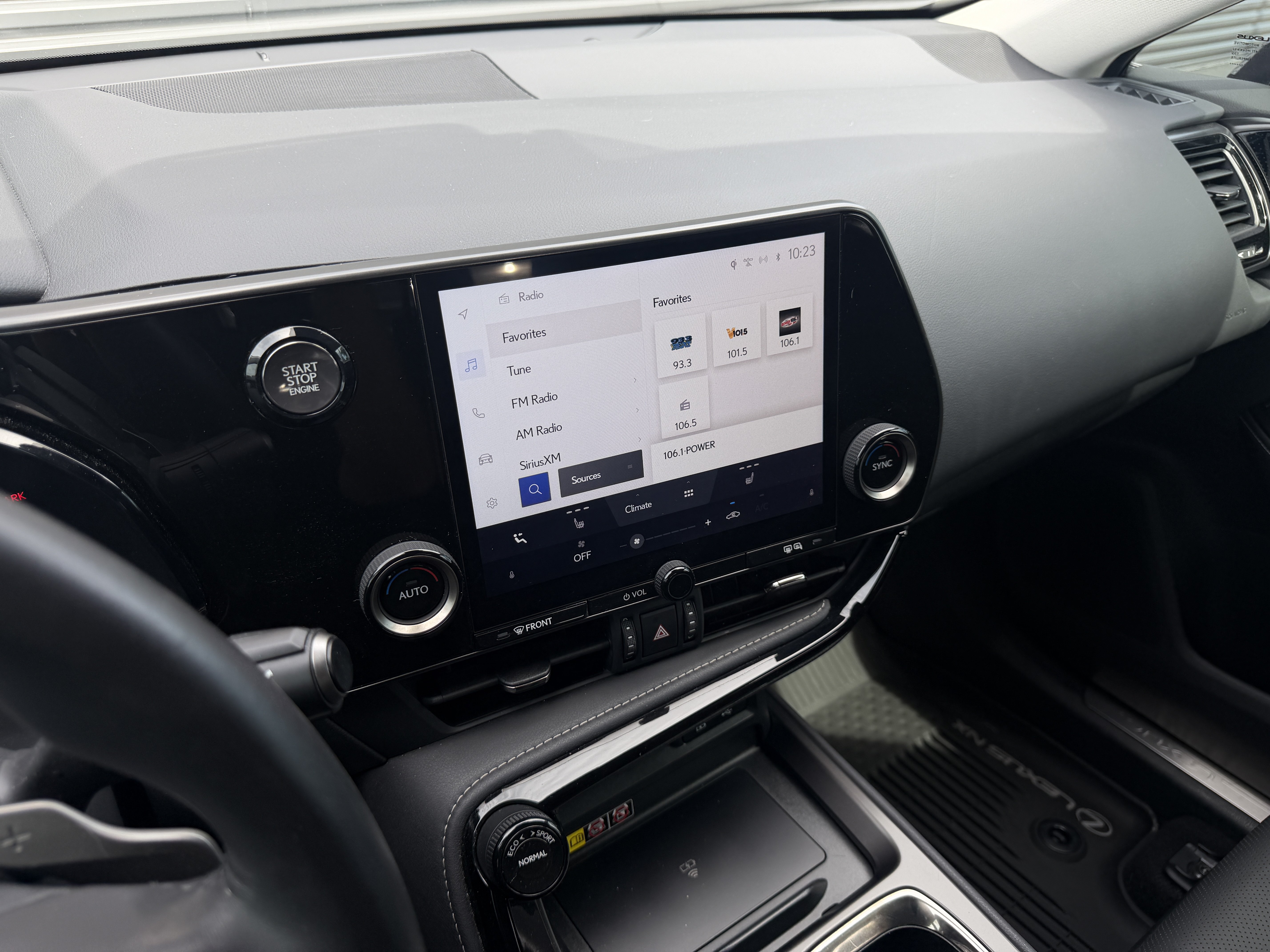 Used 2025 Lexus NX 250 FWD w/ Accessory Package (2T) image 27