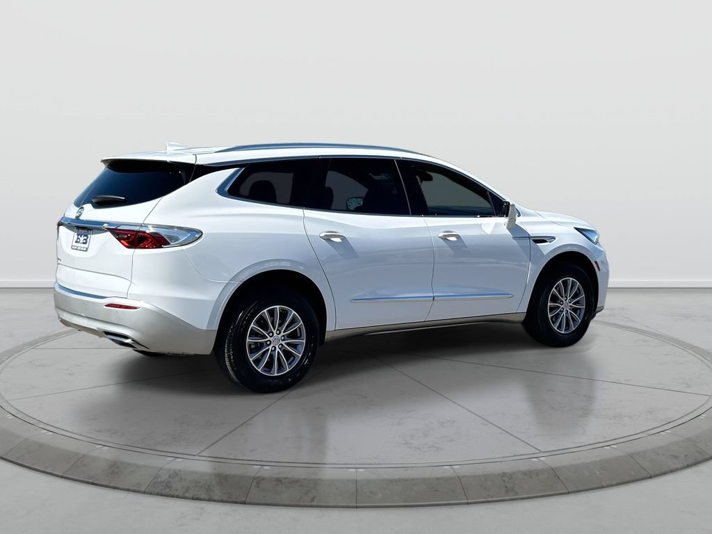 Used 2024 Buick Enclave Essence w/ Technology Package FWD image 8