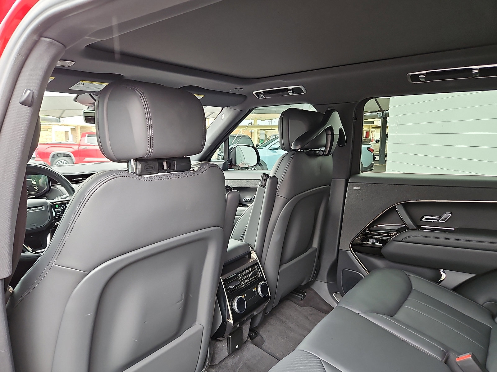 Used 2025 Land Rover Range Rover Sport Dynamic SE AWD/4WD image 7