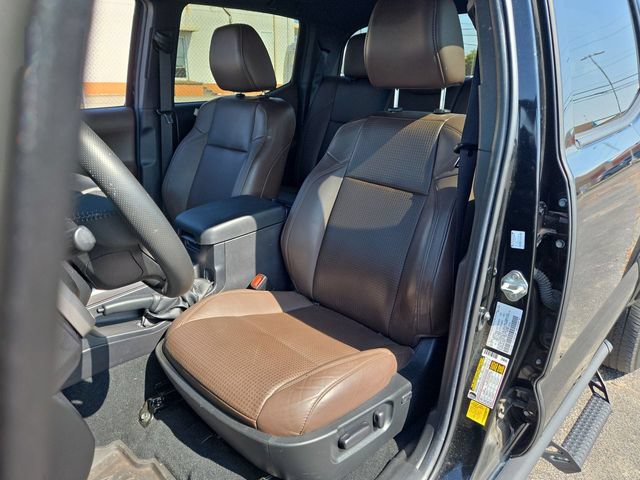 Used 2021 Toyota Tacoma Limited AWD/4WD image 11