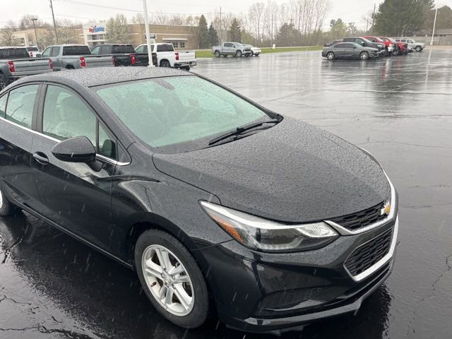 Used 2017 Chevrolet Cruze LT w/ Convenience Package FWD image 6