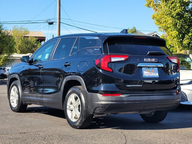 Used 2024 GMC Terrain SLE image 8