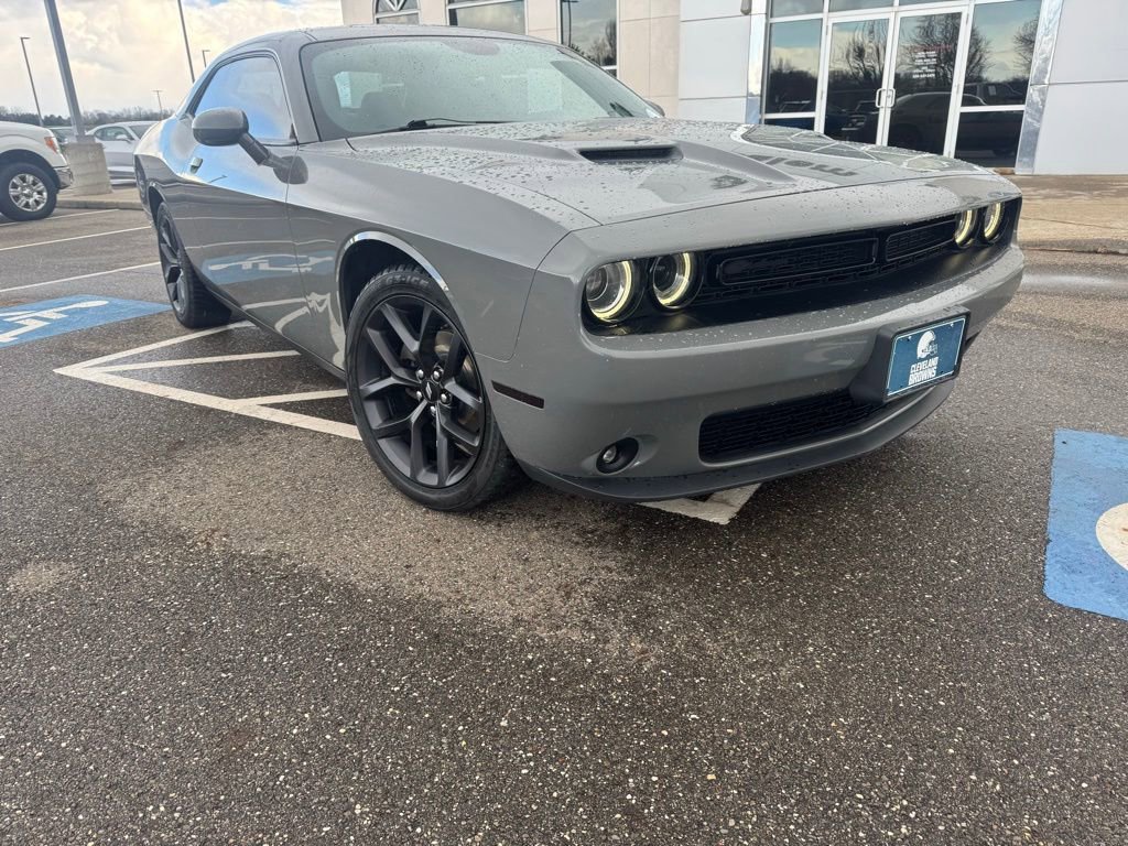 Used 2019 Dodge Challenger SXT w/ Driver Convenience Group image 3