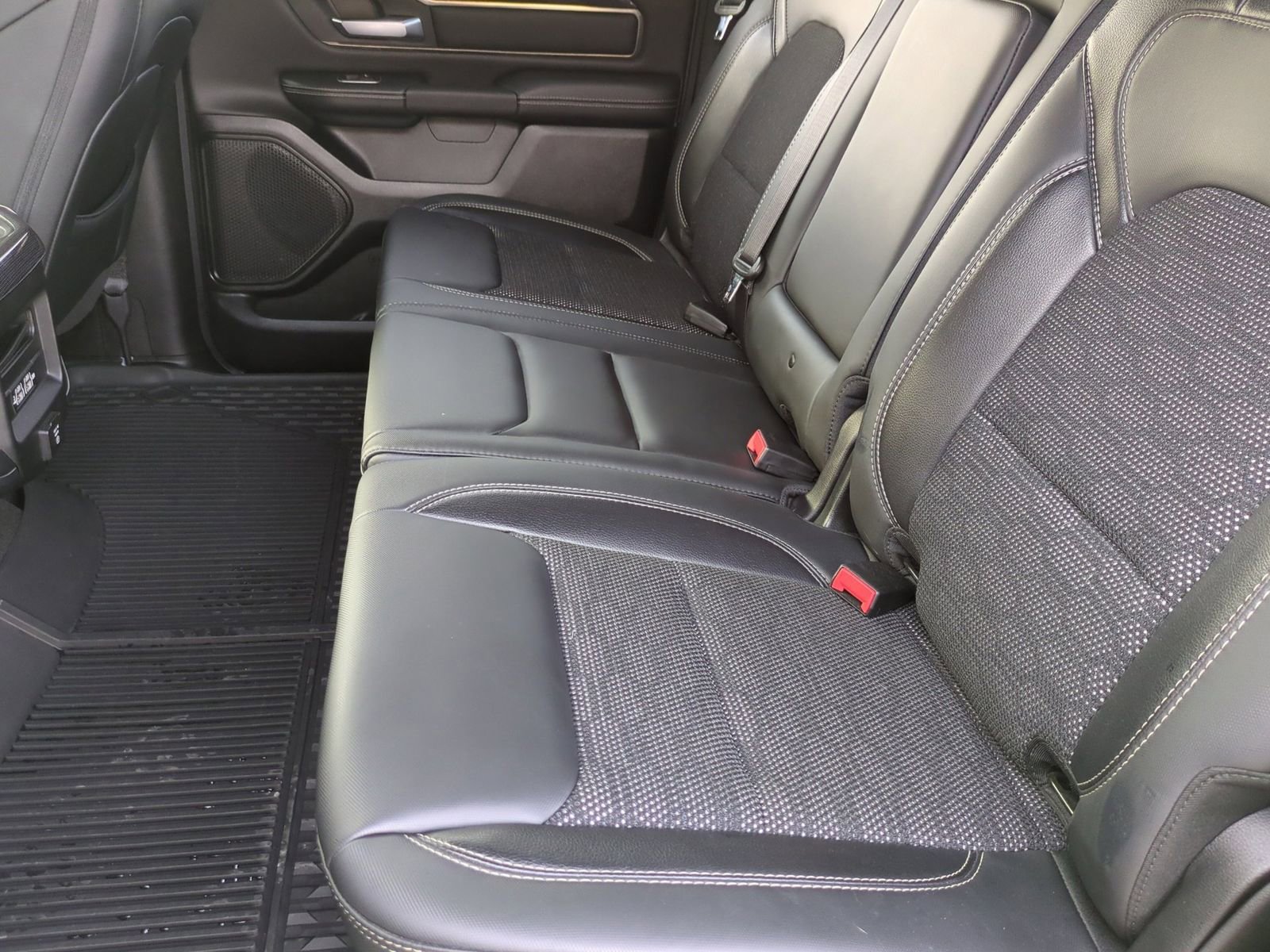 Used 2020 RAM 1500 Sport w/ Level 2 Equipment Goup w/2_L AWD/4WD image 23