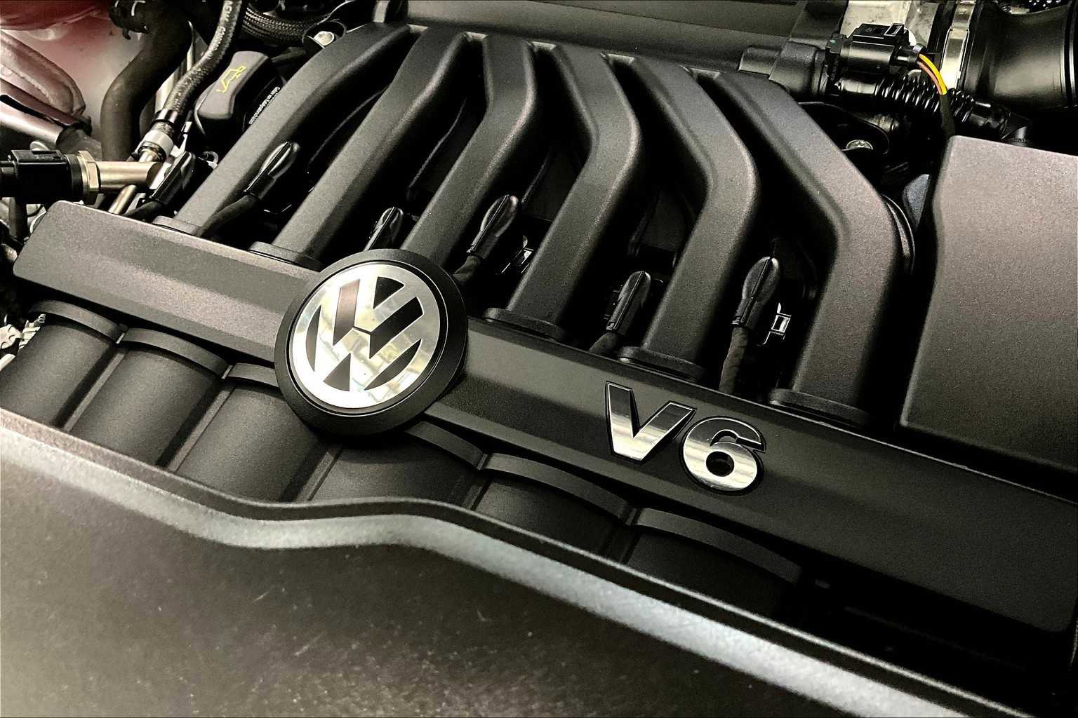 Used 2022 Volkswagen Atlas Cross Sport SE image 33