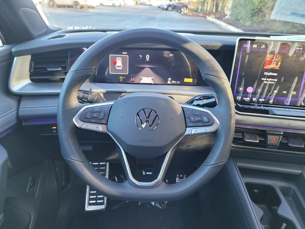 New 2026 Volkswagen Tiguan SE R-Line AWD/4WD image 16