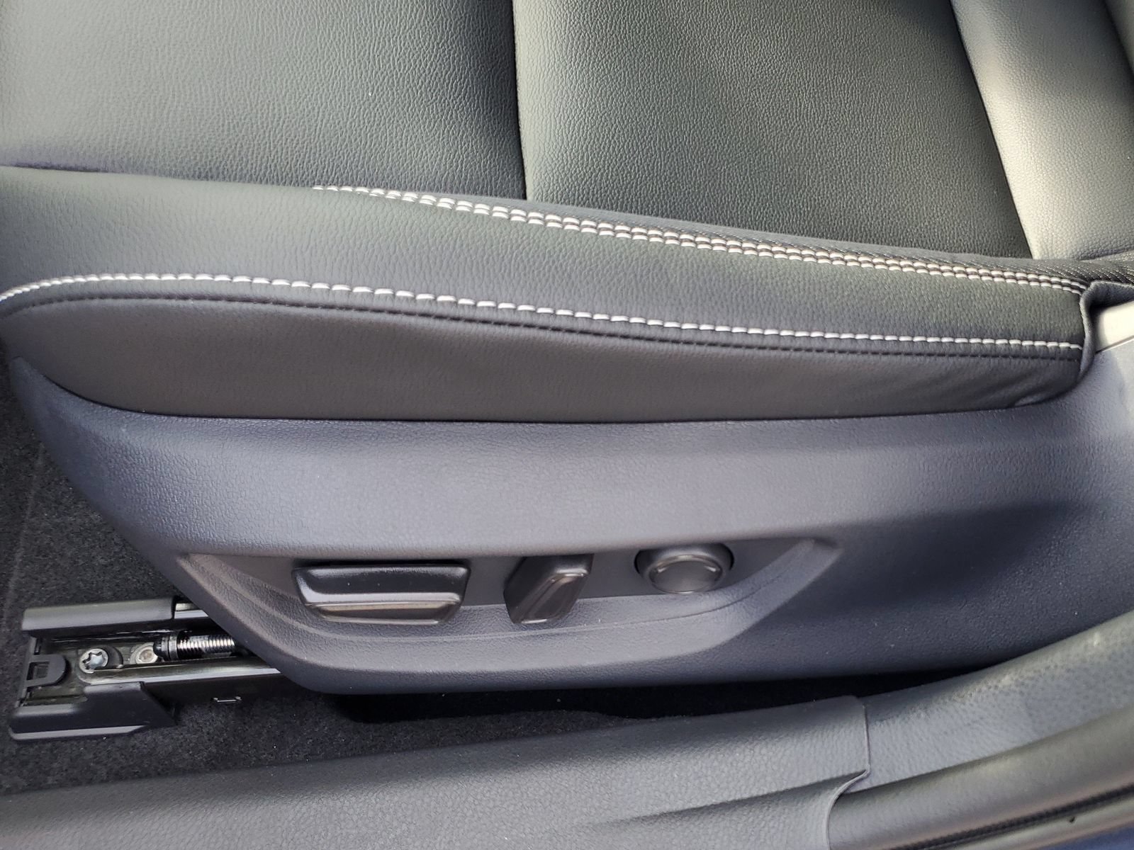 New 2026 Toyota Camry SE w/ Convenience Package FWD image 18