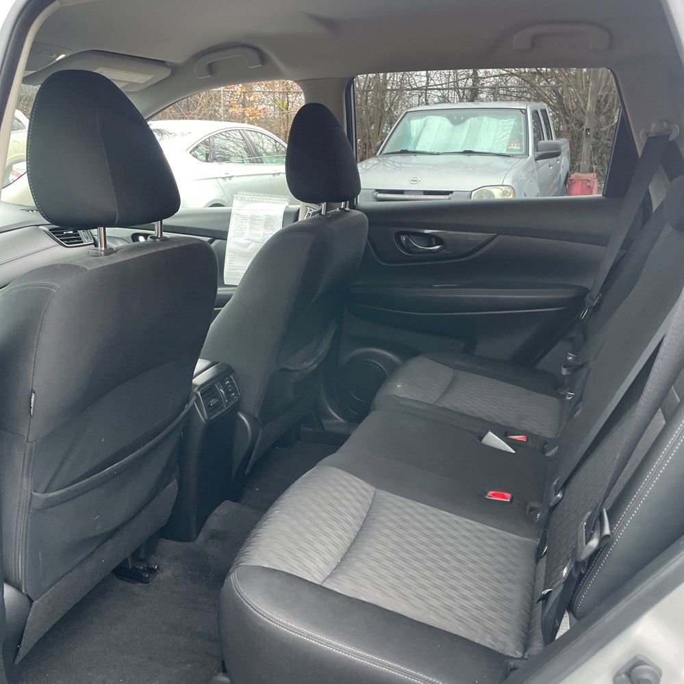 Used 2020 Nissan Rogue SV image 8