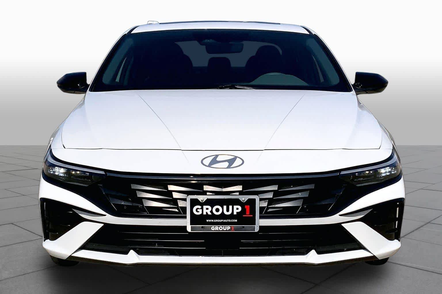 Used 2026 Hyundai Elantra SEL Sport Premium w/ Cargo Package FWD image 4