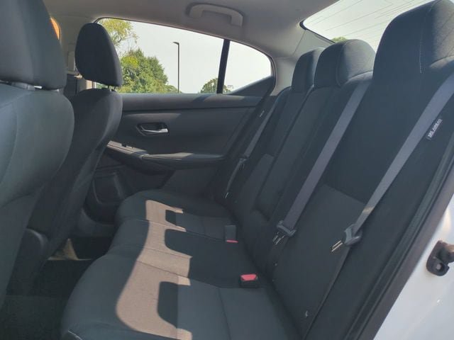 Used 2022 Nissan Sentra SV FWD image 13