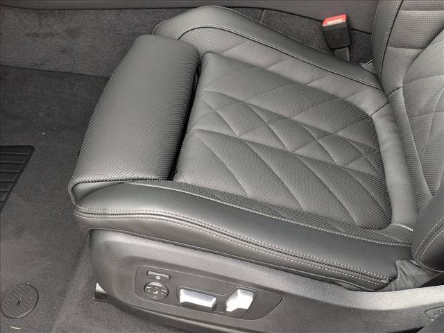 Certified 2026 BMW X5 xDrive50e w/ M Sport Package AWD/4WD image 4