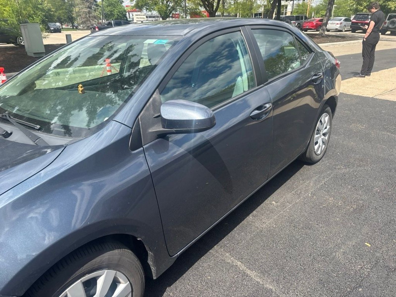 Used 2016 Toyota Corolla LE FWD image 5