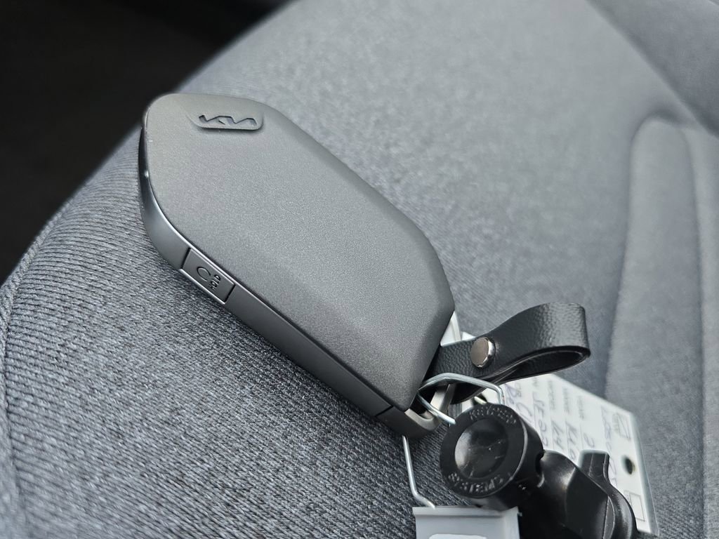 New 2025 Kia K4 EX image 36