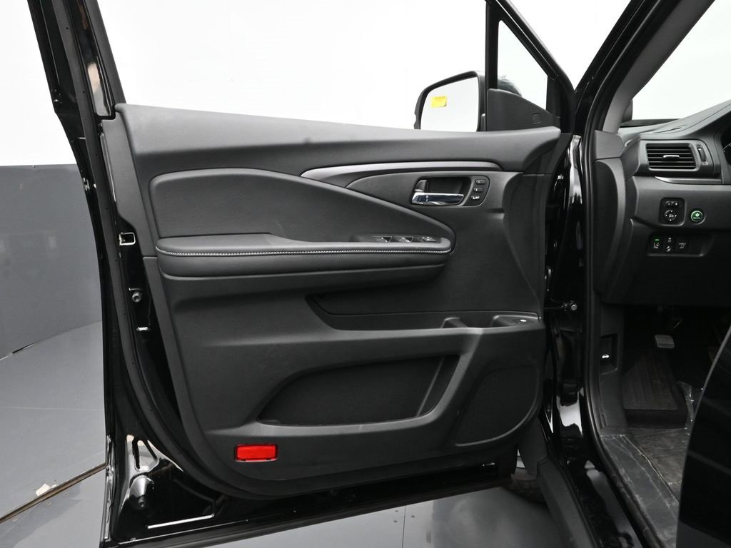 New 2025 Honda Ridgeline RTL image 30