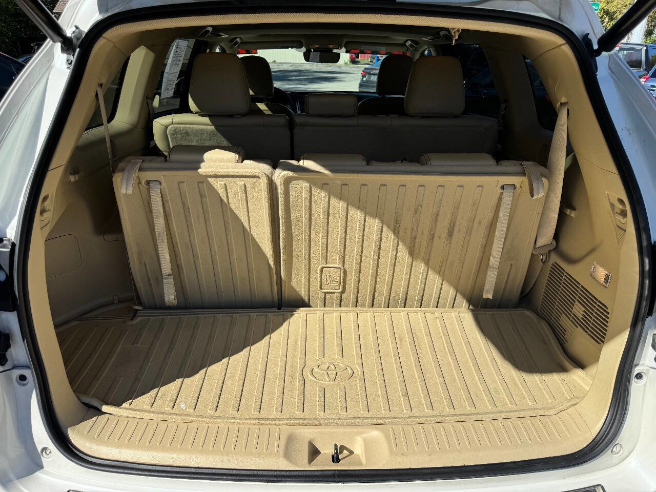 Used 2017 Toyota Highlander XLE image 15