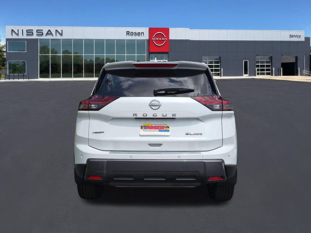 Used 2025 Nissan Rogue SL AWD/4WD image 4