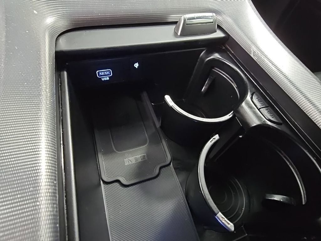 Used 2024 Hyundai Palisade Calligraphy image 24