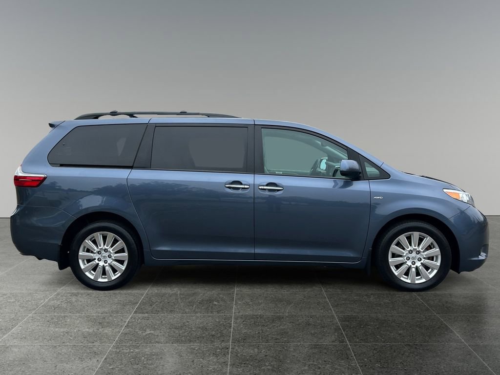 Used 2017 Toyota Sienna XLE Premium image 8