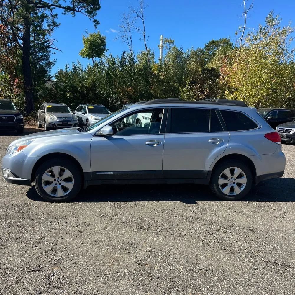 Used 2012 Subaru Outback 2.5i Limited AWD/4WD image 3