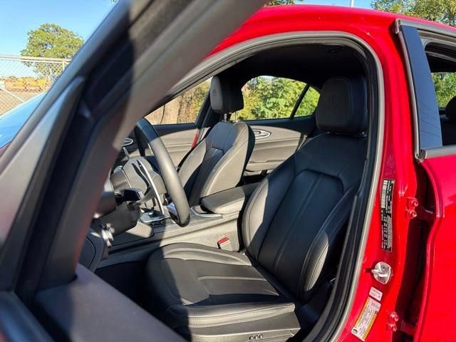 Used 2023 Alfa Romeo Giulia Sprint AWD/4WD image 21