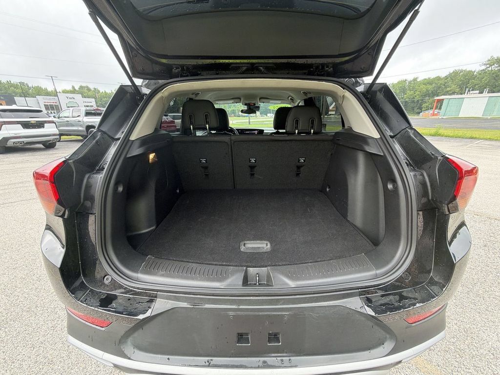 Used 2025 Buick Encore GX Preferred AWD/4WD image 24