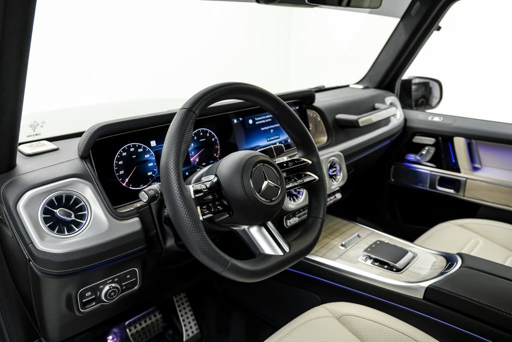 Used 2025 Mercedes-Benz G 550 image 9