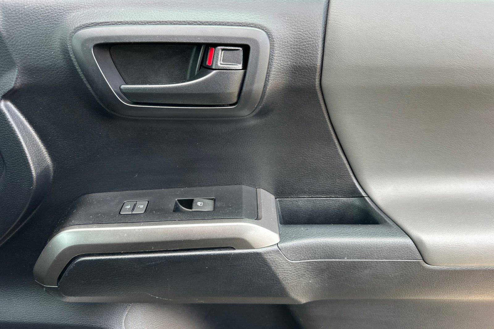 Used 2019 Toyota Tacoma SR5 image 17