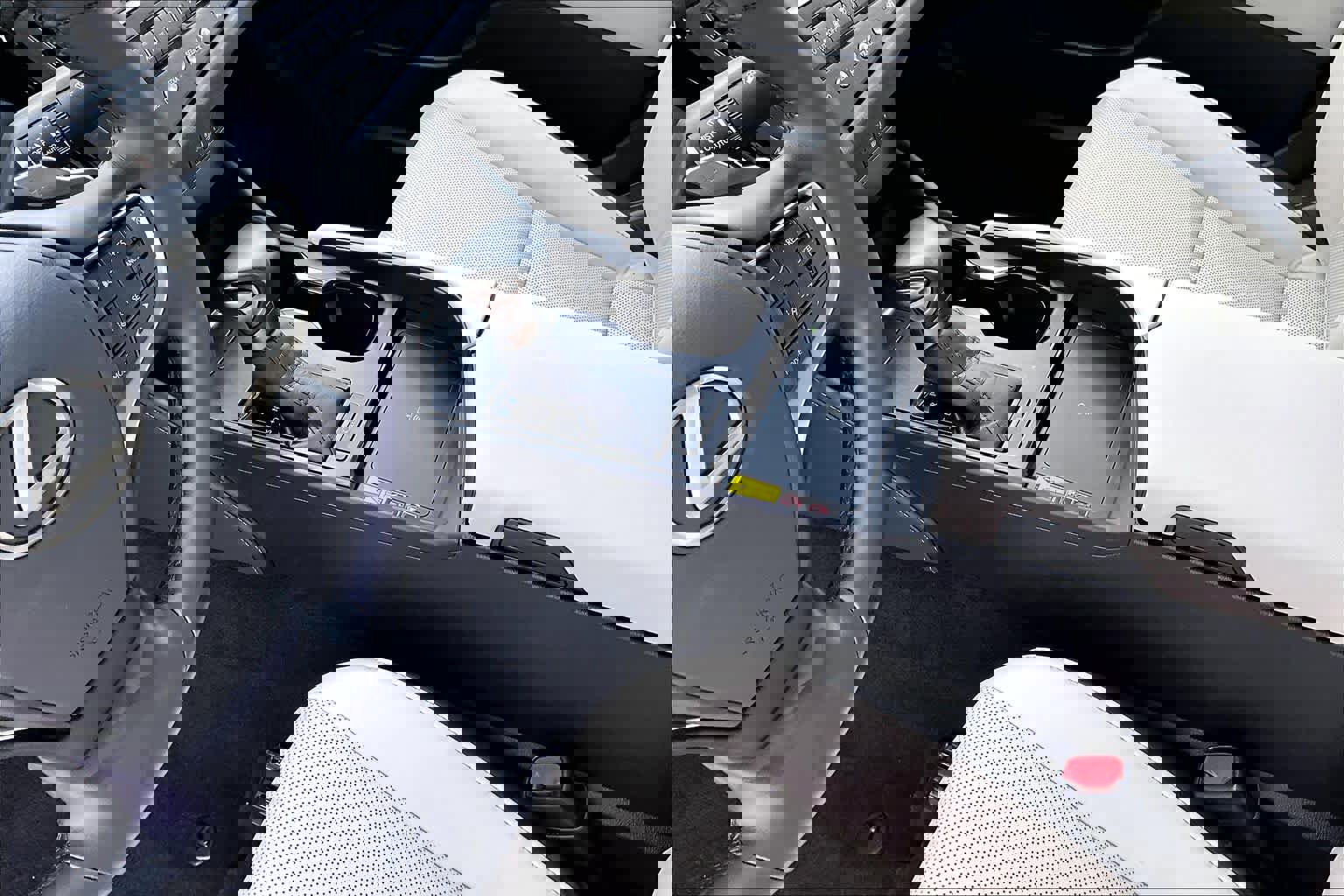 Used 2025 Lexus ES 350 w/ Premium Package image 17