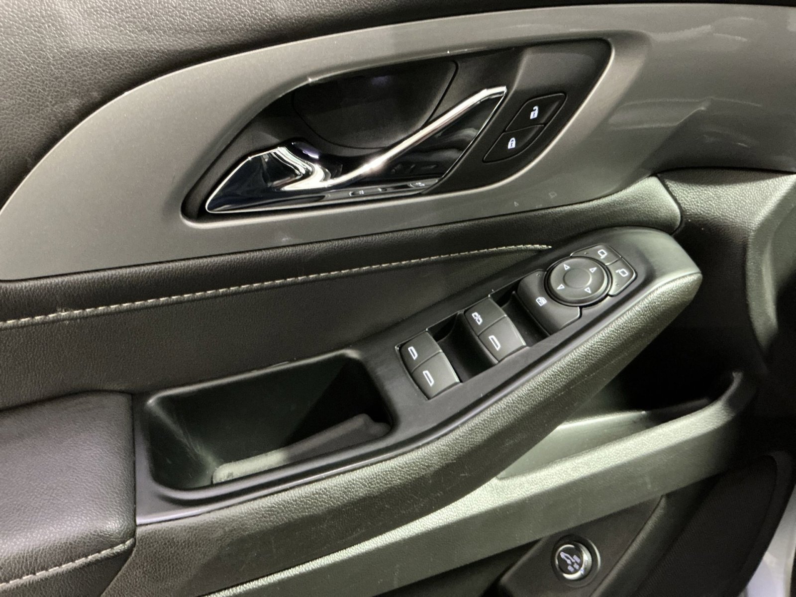 Used 2023 Chevrolet Traverse LT w/ LPO, Floor Liner Package image 23