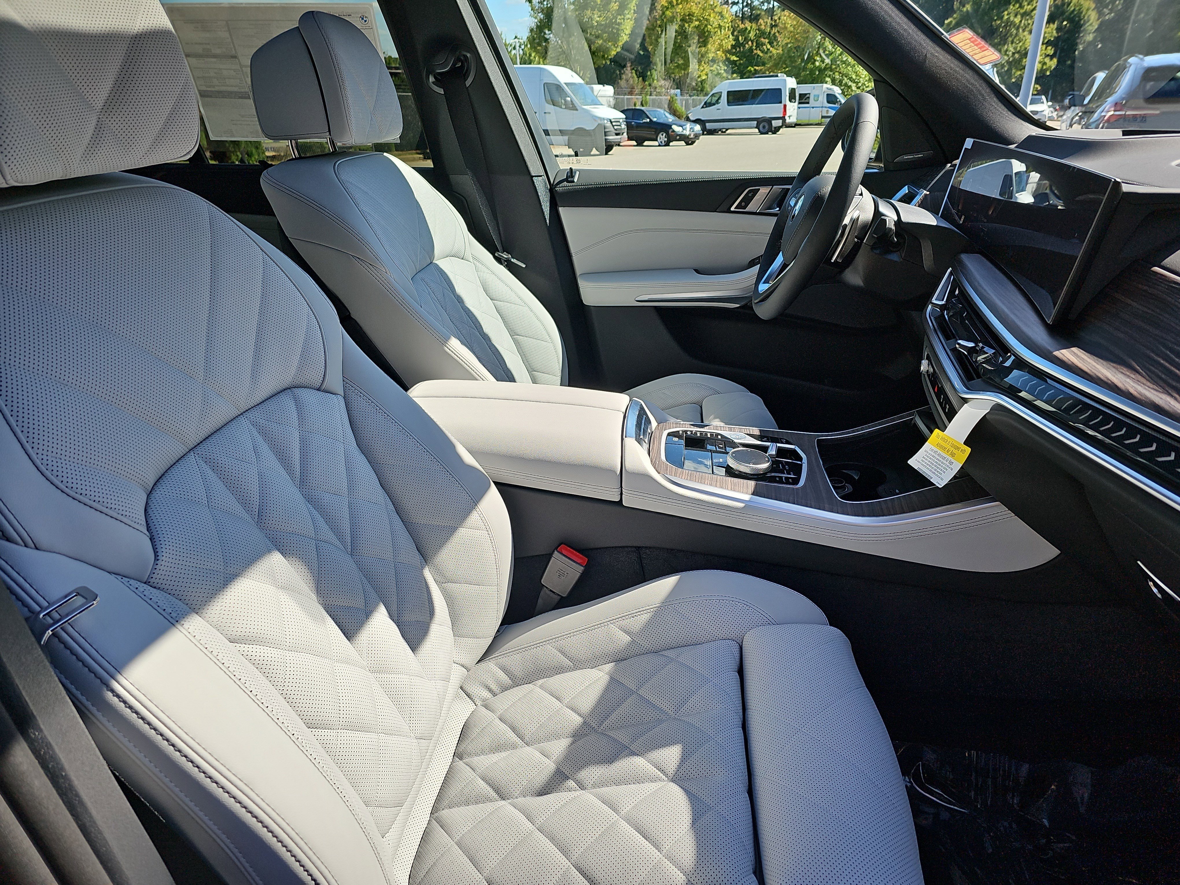 New 2026 BMW X5 xDrive40i w/ Climate Comfort Package image 10