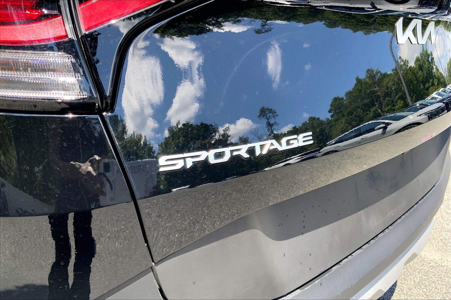 Used 2025 Kia Sportage EX FWD image 16