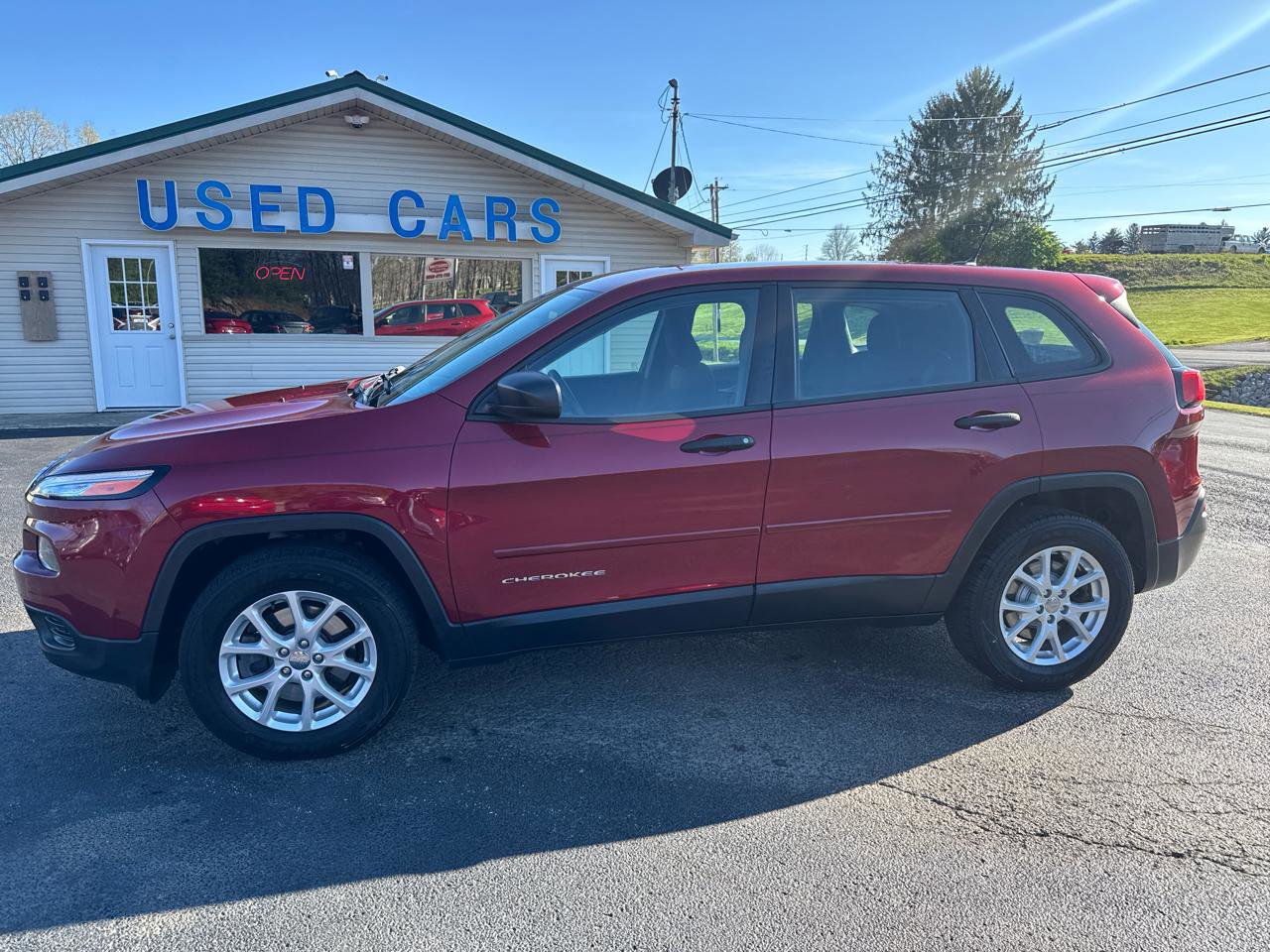 Used 2015 Jeep Cherokee Sport image 3