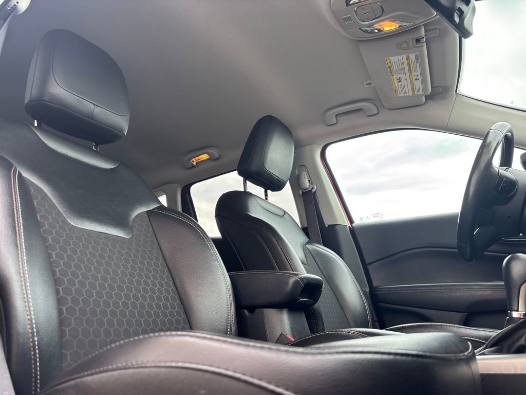 Used 2018 Jeep Compass Latitude FWD image 26