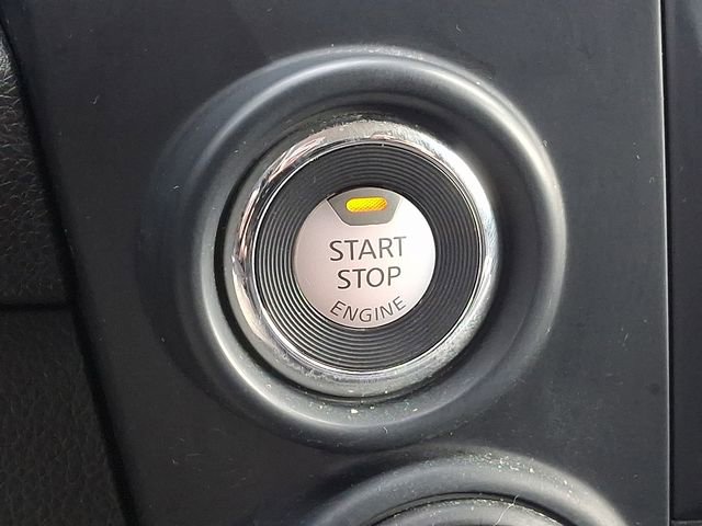 Used 2022 Nissan Titan SV image 24