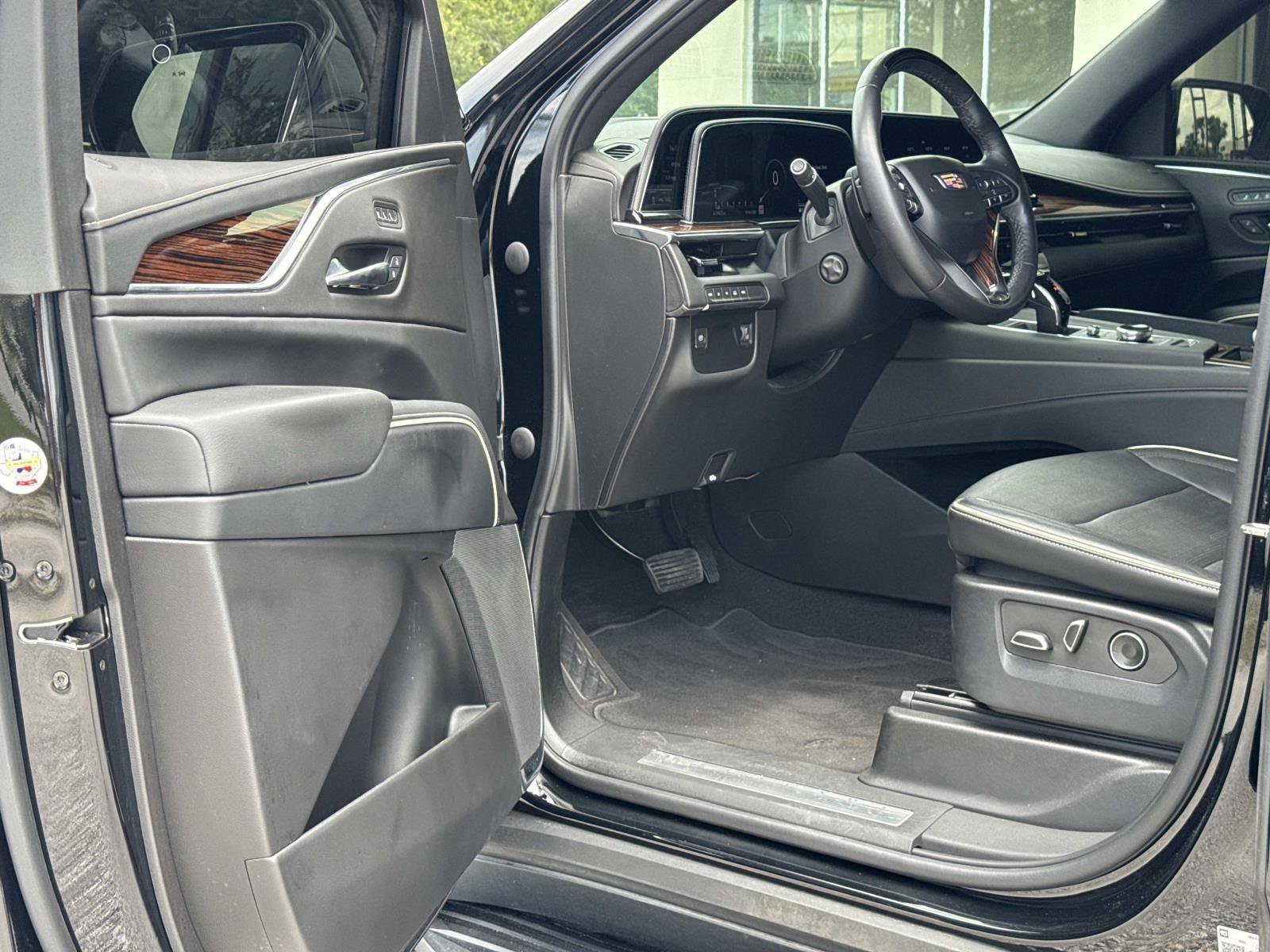Used 2023 Cadillac Escalade Premium Luxury w/ LPO, Floor Liner Package AWD/4WD image 13