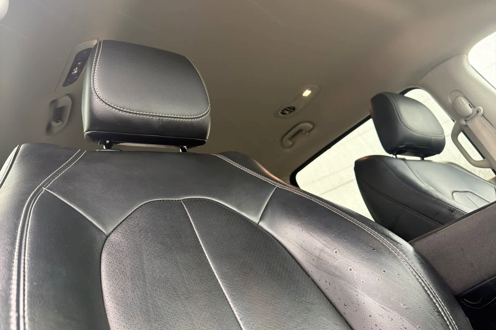Used 2022 Chrysler Pacifica Touring-L image 16