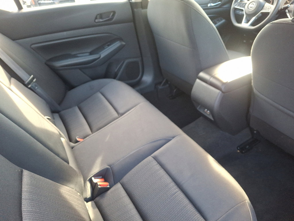 Used 2024 Nissan Altima 2.5 SV image 15