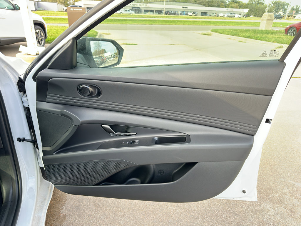New 2025 Hyundai Elantra Sport image 26