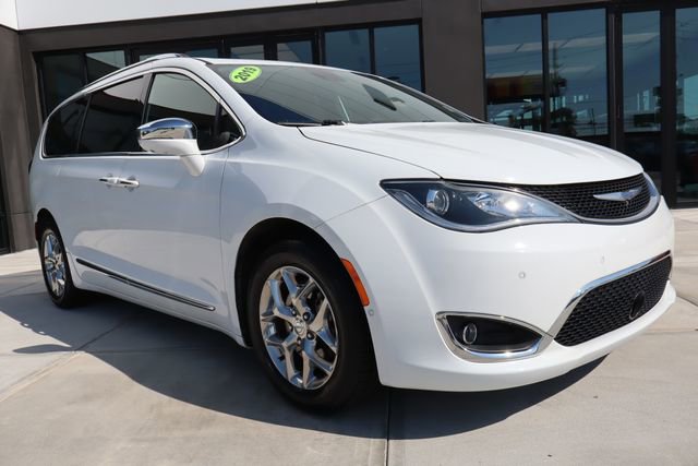 Used 2019 Chrysler Pacifica Limited w/ Advanced Safetytec Group