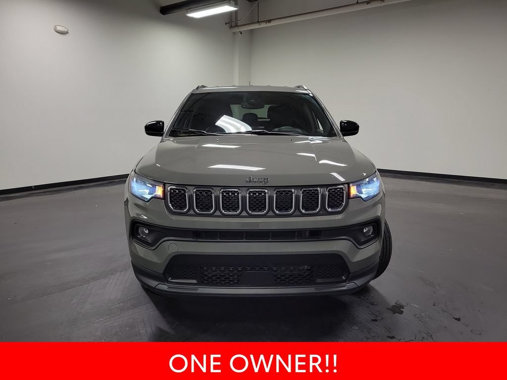 Used 2023 Jeep Compass Latitude AWD/4WD image 3