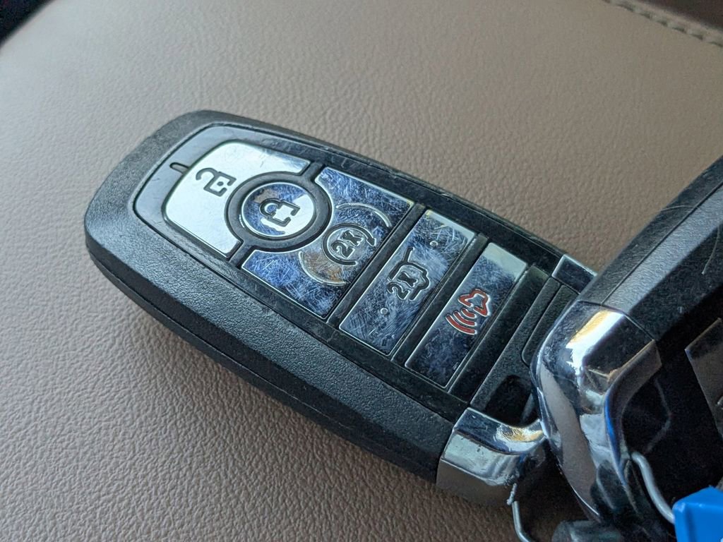 Used 2023 Lincoln Nautilus Reserve w/ Monochromatic Package image 33