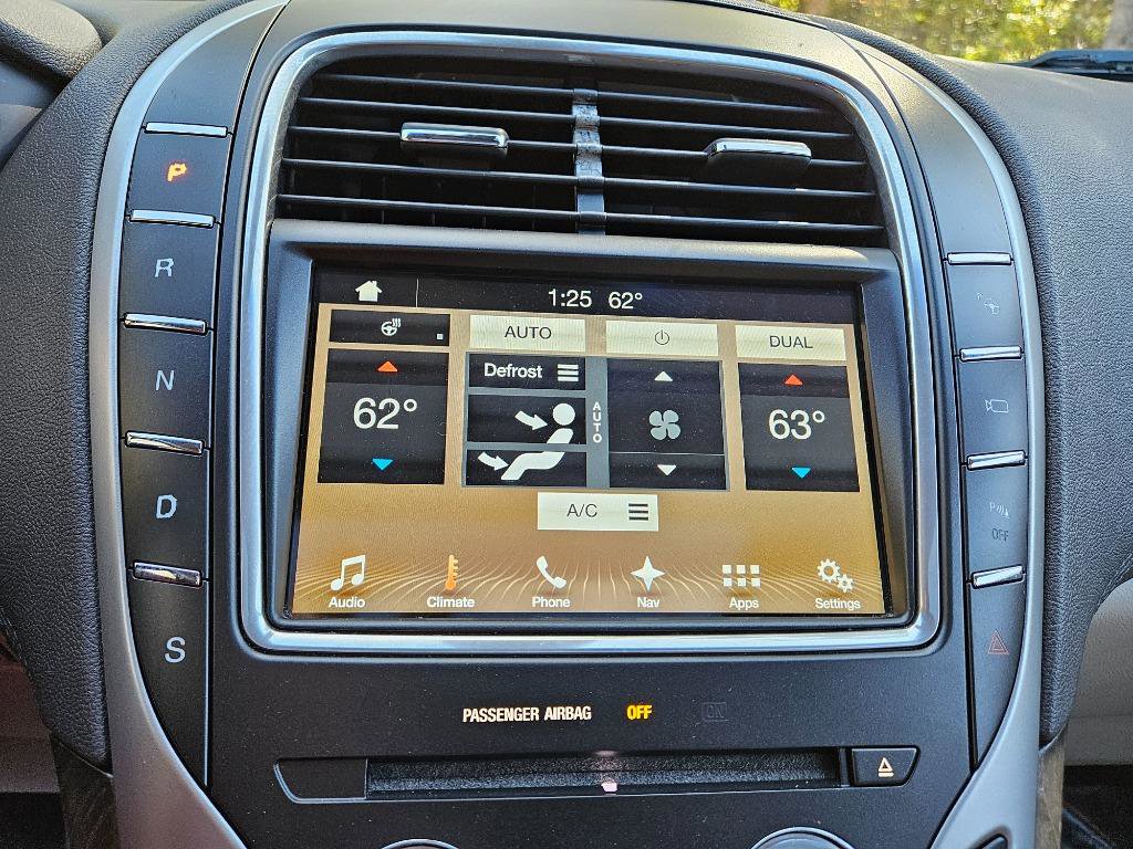 Used 2016 Lincoln MKX Reserve w/ Technology Package AWD/4WD image 23